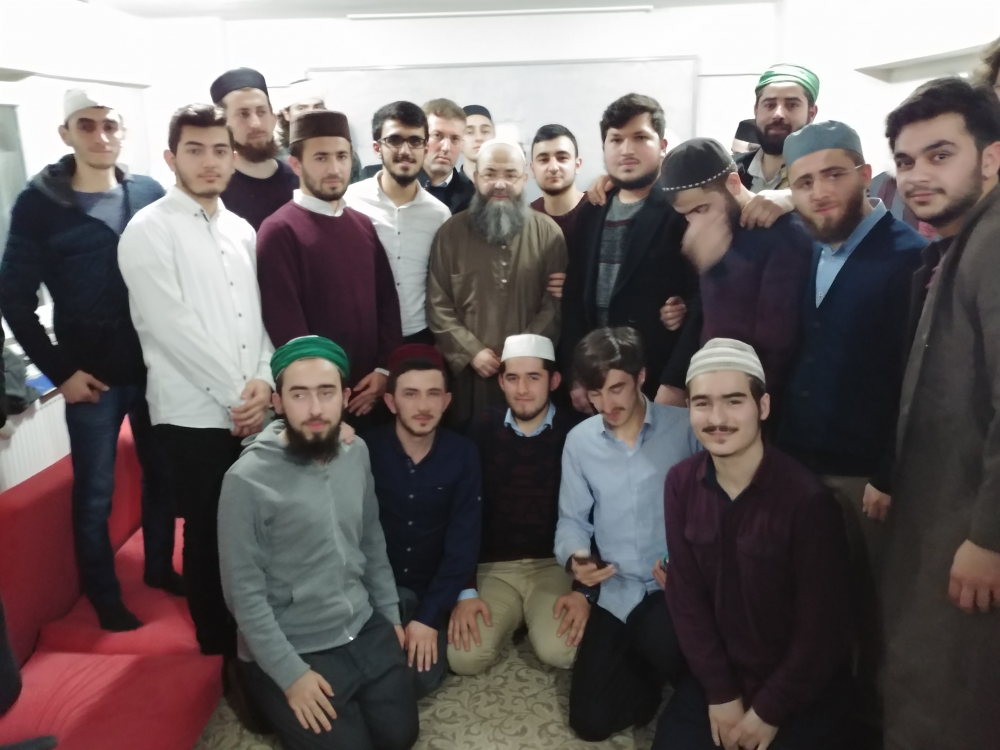 Cübbeli Ahmet Hoca, Sakarya sohbeti sonrası İFAM'da eğitim gören gençlerle buluştu