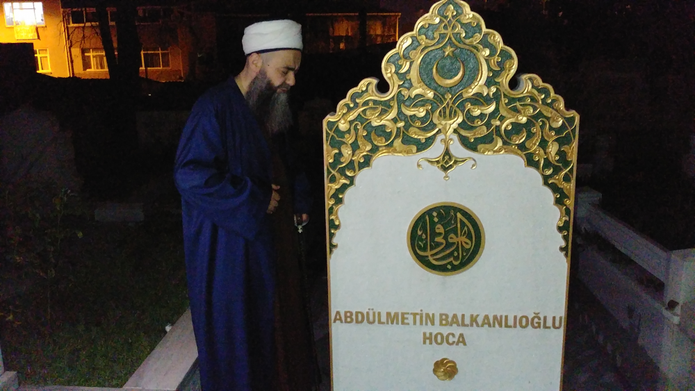 Abdülmetin Balkanlıoğlu Hocaefendi'nin Kabrini Ziyaret