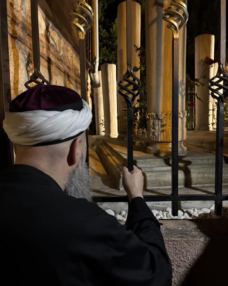 Halîl Nûrullâh ez-Zeğravî Kuddise Sirruhû Hazretleri'nin kabr-i şerîfini ziyâret