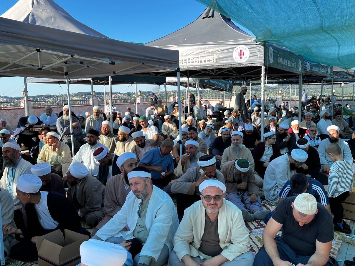 Mahmûd Efendi Hazretleri'mizin 4. Sene-i Devriyesi İçin Hâne-i Seâdetlerinde Tertîb Edilen Anma Merâsimine İştirâk Ettik — 3. fotoğraf