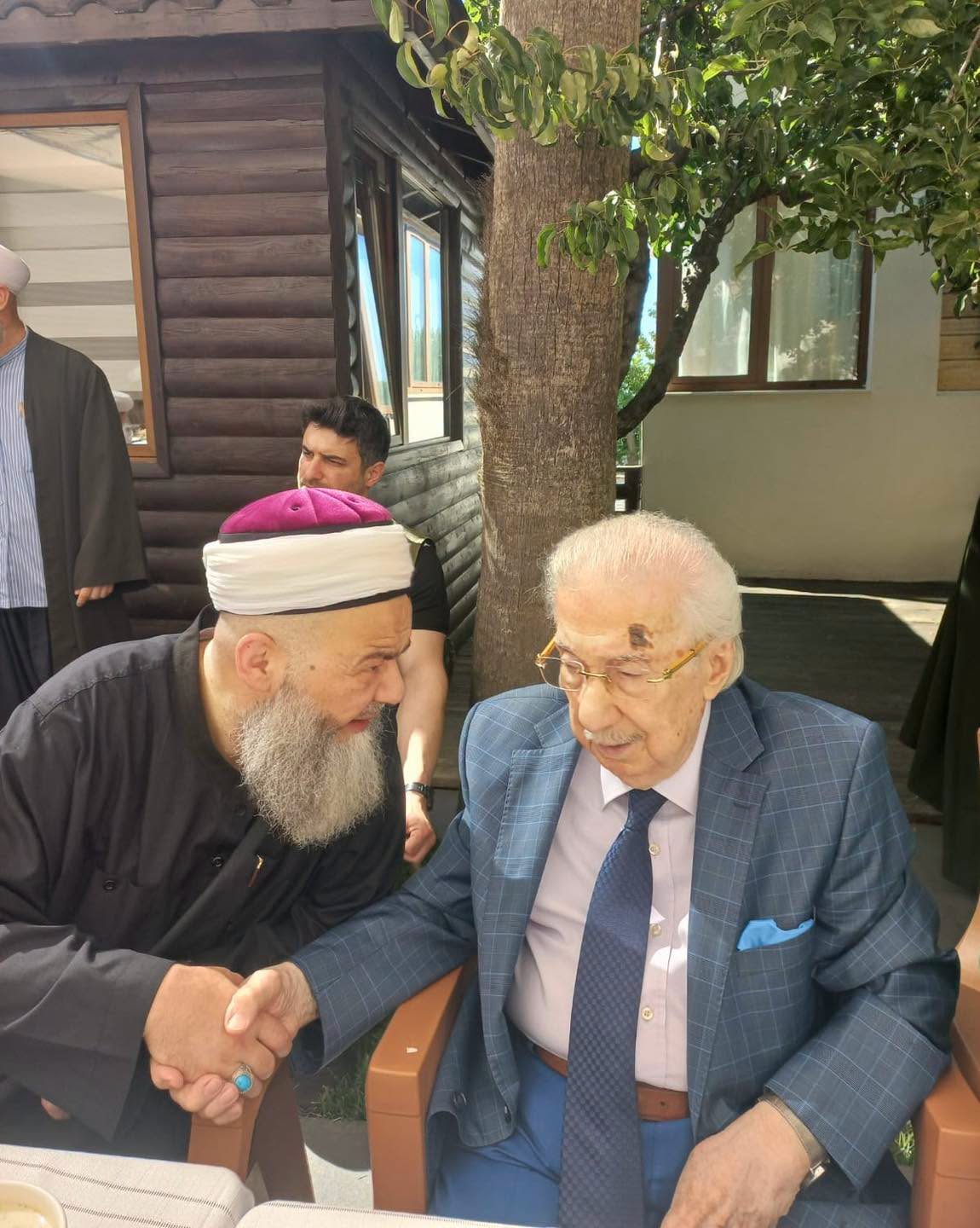 Mahmûd Efendi Hazretleri'mizin 4. Sene-i Devriyesi İçin Hâne-i Seâdetlerinde Tertîb Edilen Anma Merâsimine İştirâk Ettik — 12. fotoğraf