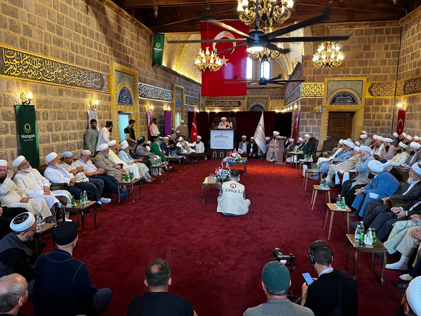 Mahmûd Efendi Hazretleri'mizin 4. Sene-i Devriyesi İçin Hâne-i Seâdetlerinde Tertîb Edilen Anma Merâsimine İştirâk Ettik