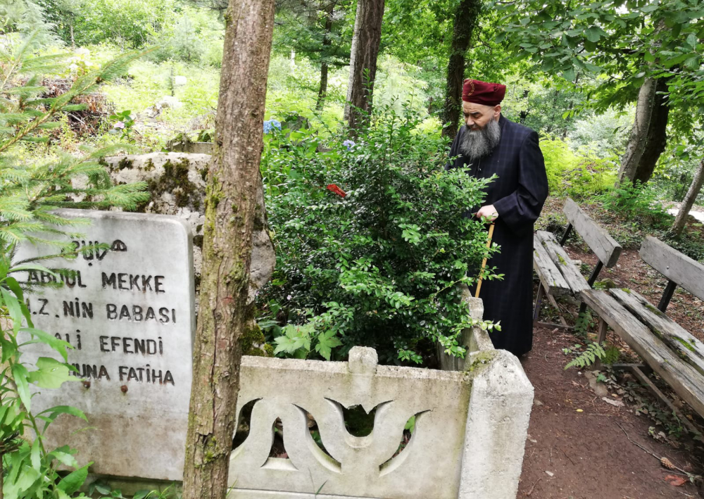 Abdullâh el-Mekkî el-Erzincânî Kuddise Sırruhû Hazretleri’nin Babası Ali Efendi Hazretleri’nin Kabrini Ziyâret