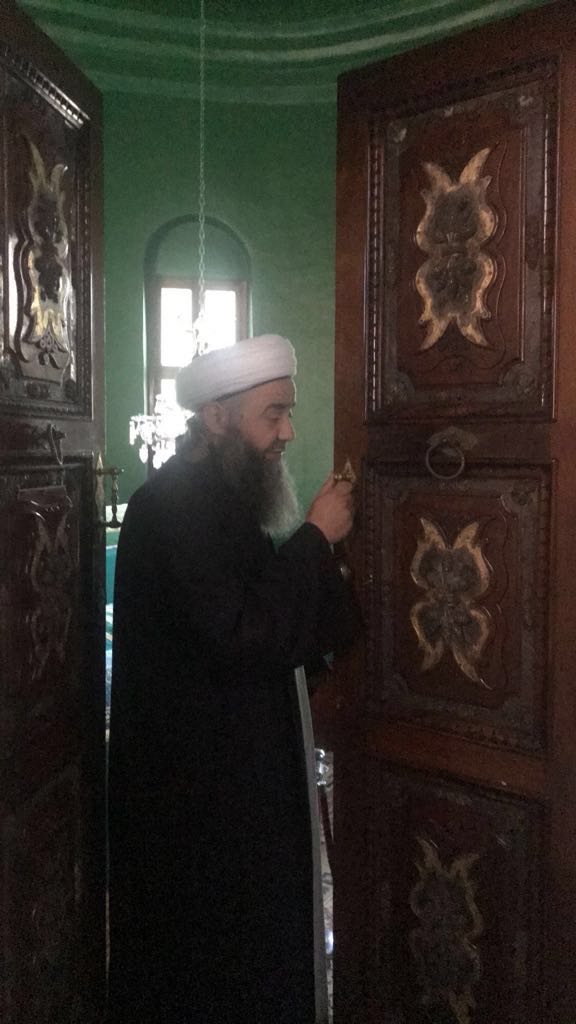 Cübbeli Ahmet Hocaefendi, Muhammed Küfrevî Hazretleri ve âilesi'nin kabr-i şerîfini ziyâret etti — 1. fotoğraf