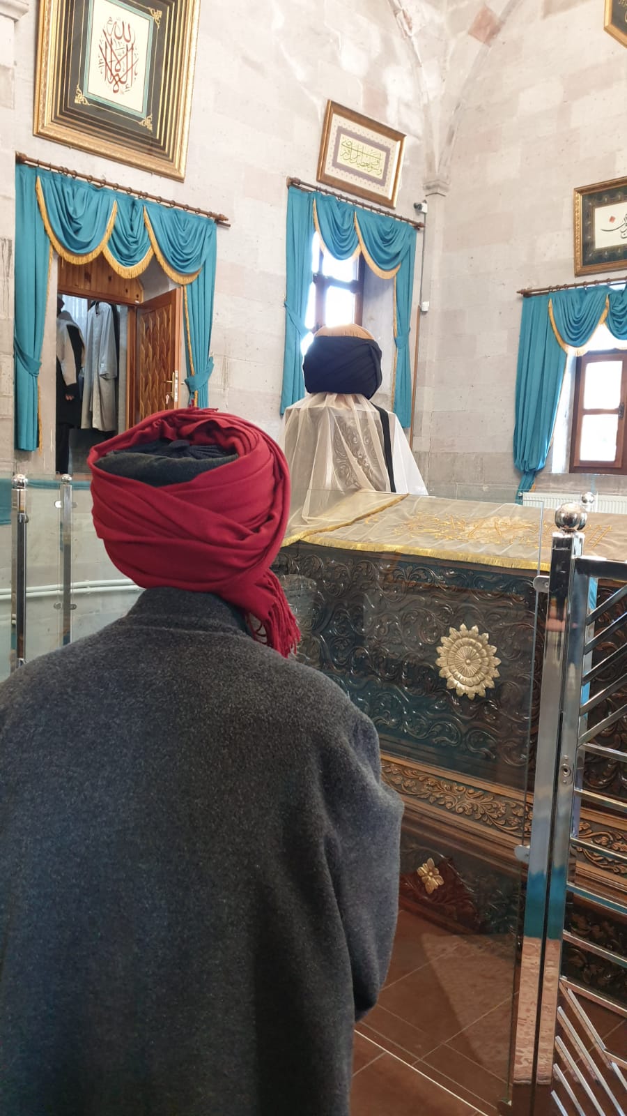 Nakşibendiyye Silsilesinin Yedinci Pîri Ebu'l-Hasen el-Harakânî Hazretleri'nin Türbesini Ziyâret — 1. fotoğraf