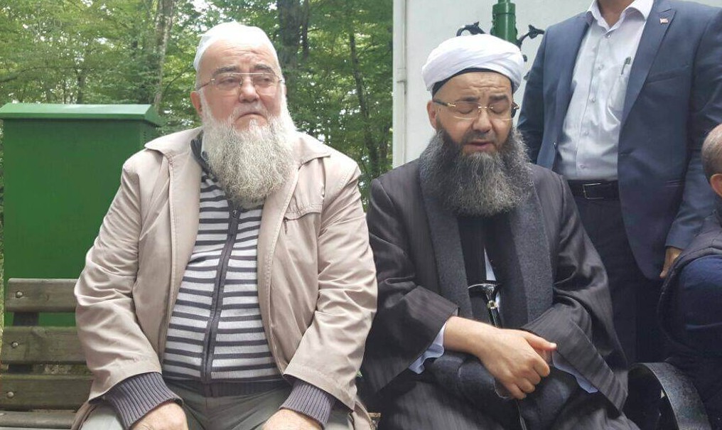 Cübbeli Ahmet Hoca Hayreddîn-i Tokâdî Hazretleri'ni ve Yekta Palazoğlu Hoca Efendi'nin Kabirlerini Ziyaret Etti — 2. fotoğraf