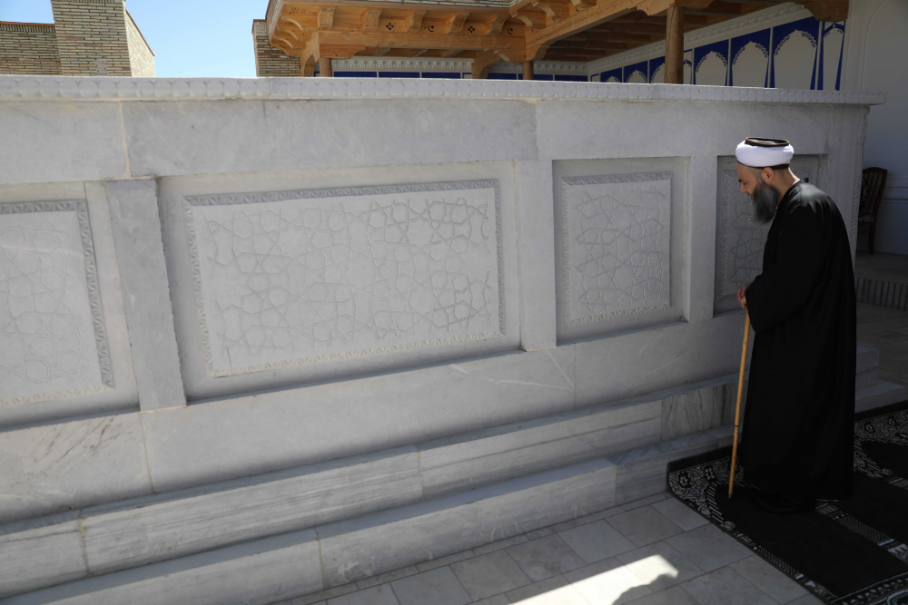 Nakşibendî silsilesinin 10. Pîri Mevlânâ Abdülhâlık el-Ğucdüvânî Kuddise Sirrûhu Hazretleri'nin Kabr-i Şerîfi