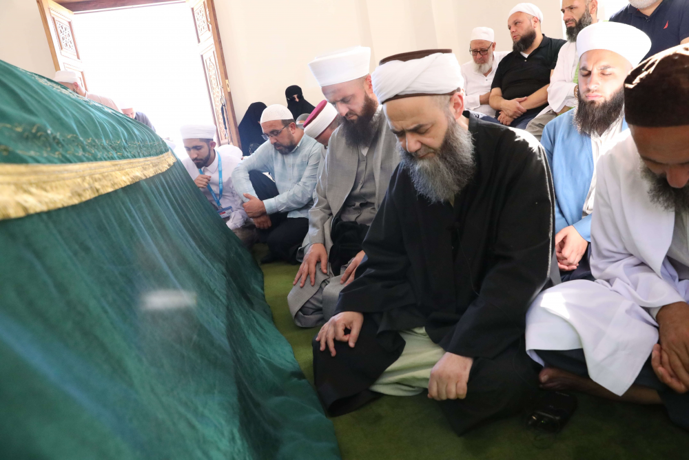 Nakşibendî silsilesinin 12. Pîri Mevlânâ Mahmud el-İncîr Fağnevî Kuddise Sirrûhu Hazretleri'nin Kabr-i Şerîfi