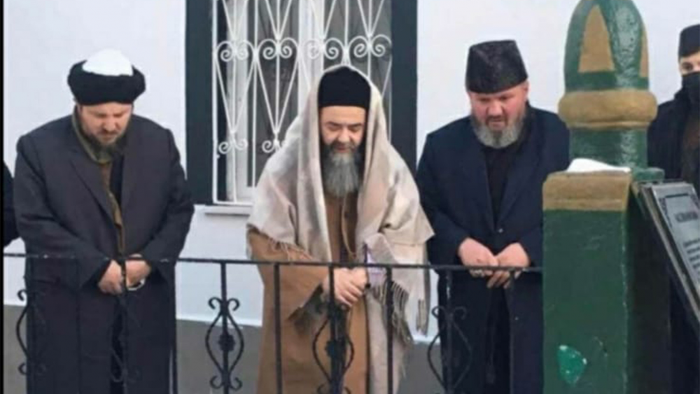 İbrahim Baba Hazretleri’nin kabr-i şerîfini ziyâret