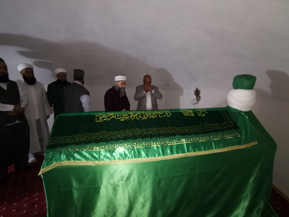 Nakşibend Hazretleri’nin şeyhlerinden Fethi Ahmet Baba Hazretlerini ziyâret