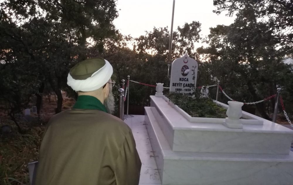 Çanakkale Savaşı'nın Kazanılmasına Vesîle Olan Koca Seyyid'i Ziyâret Ettik