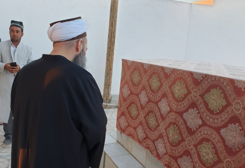 Muhammed Can Hazretleri’nin Kabr-i Şerîfini Ziyâret
