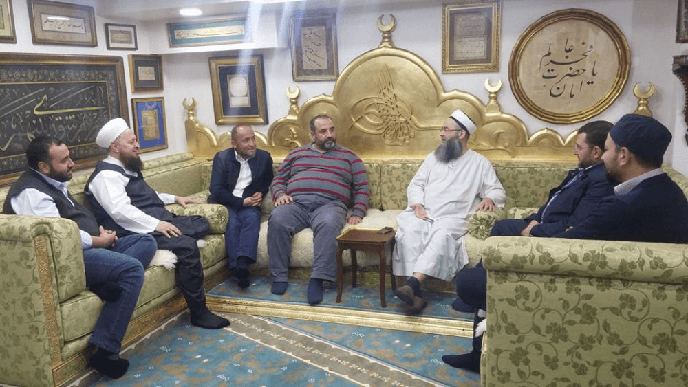 Mustafa Özşimşekler Hocaefendi Beraberindeki Arkadaşlarıyla Ziyarete Geldi