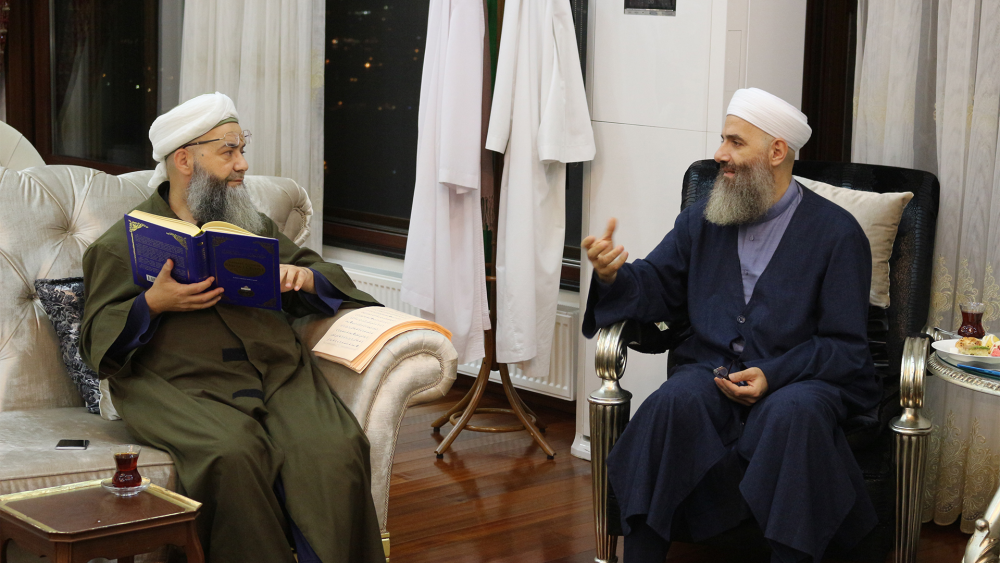 Şeyh Halîl Me’mûn Şîha Hocaefendi, Cübbeli Ahmet Hocaefendi’yi Hânesinde Ziyâret Etti
